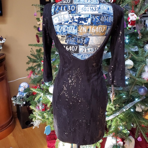 BLACK SEQUIN 3/4 SLEEVE BODYCON DRESS! - Picture 3 of 8